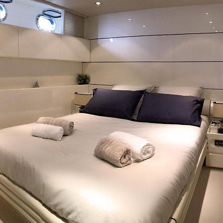 Home Sweet Boat - Chambres D'Hotes Емпуриабрава Екстериор снимка