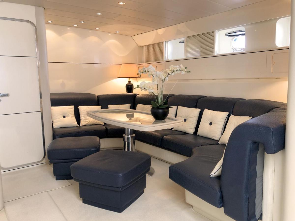Home Sweet Boat - Chambres D'Hotes Емпуриабрава Екстериор снимка